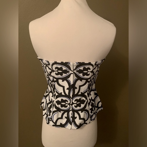 White House Black Market Top - Picture 2 of 4